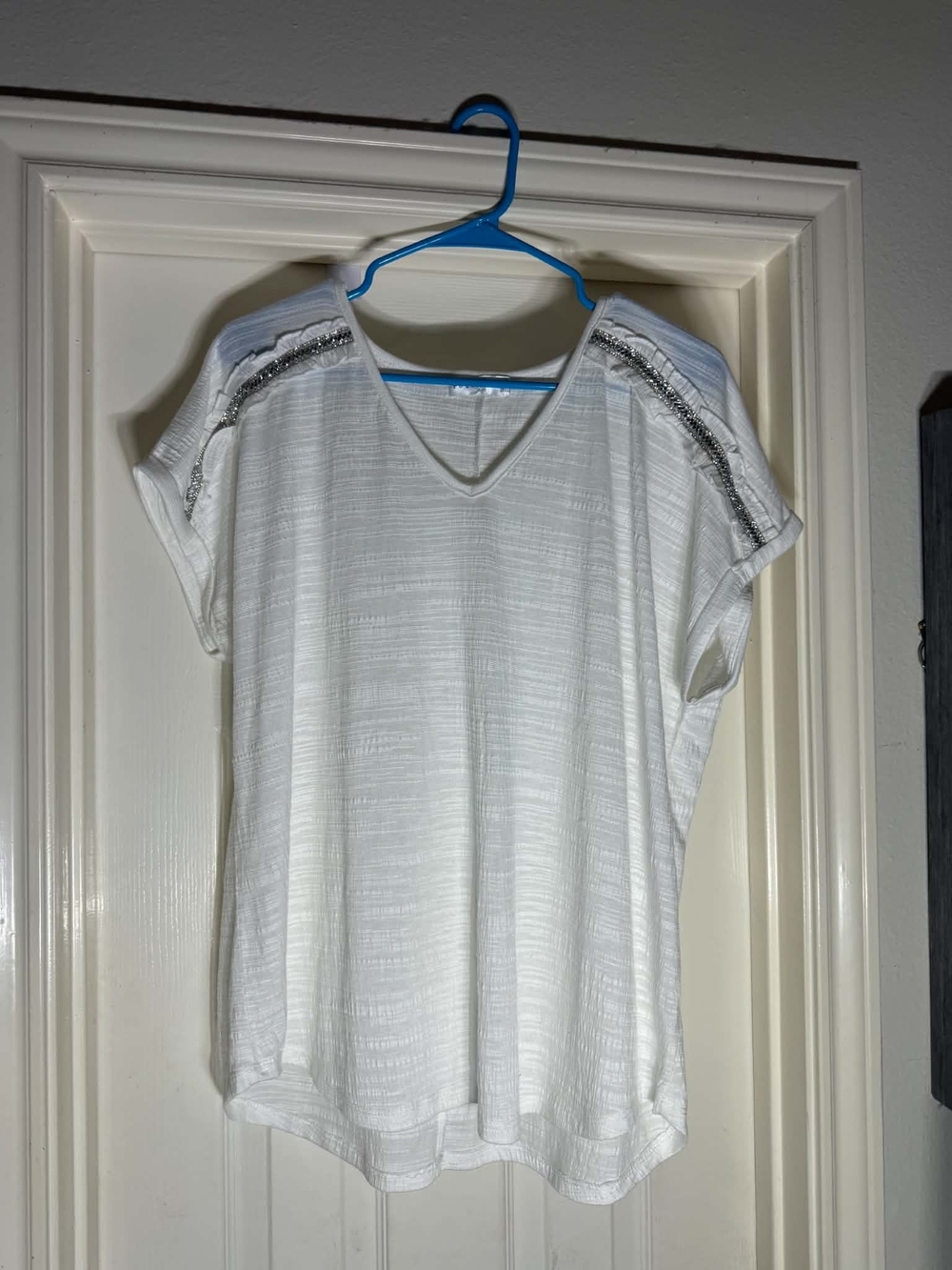 Embellished White V-Neck Women's Top Size 1x
